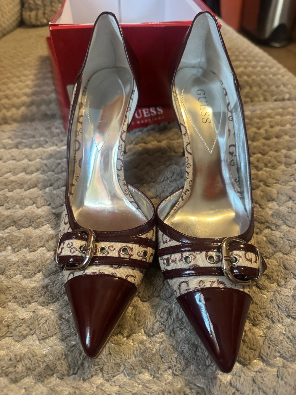 GUESS Burgundy and Cream Pointed Toe Buckle Pumps